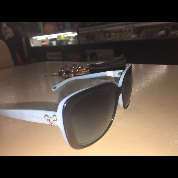 Tiffany - Picture 2 of 4