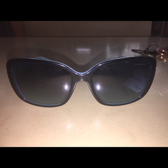 Tiffany - Picture 3 of 4