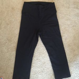 Active by Old Navy Cropped Pants - M