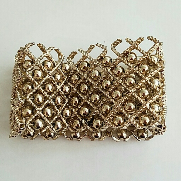 Bracelet soo beautiful new no tag