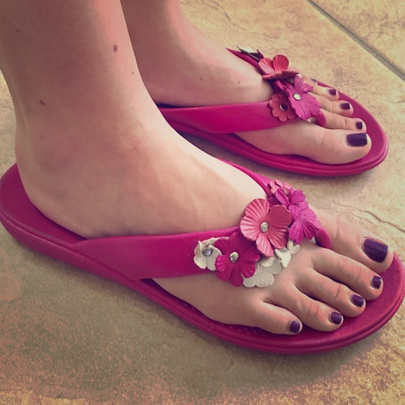 Oka-b flower sandals