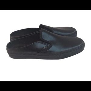 Vans slip on leather mules black