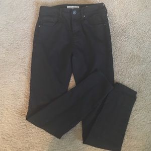 Black high-rise jegging