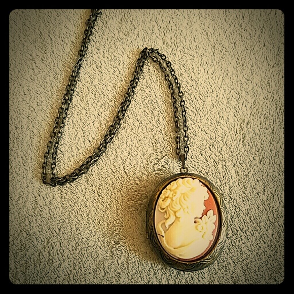 Vintage cameo locket necklace