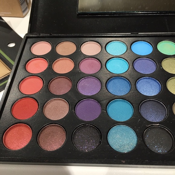 🎉HOST PICK🎉💕Random Beauty Bundle💕 - Picture 3 of 4