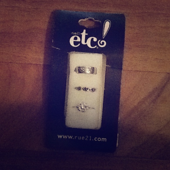 Rue 21 Toe Rings