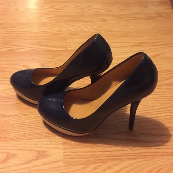 Navy heels - Picture 4 of 4
