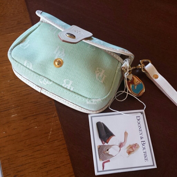 Dooney&Bourke Flap Wristlet,