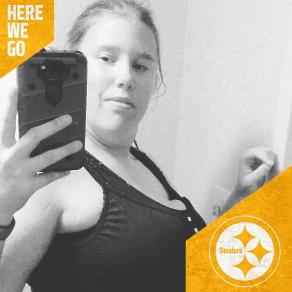 Meet your Posher, Stephanie - Picture 1 of 1