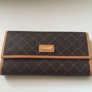 Rionni Trifold Wallet