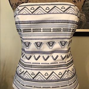 WHiTE HOUSE BLACK MARKET corset/bustier style top