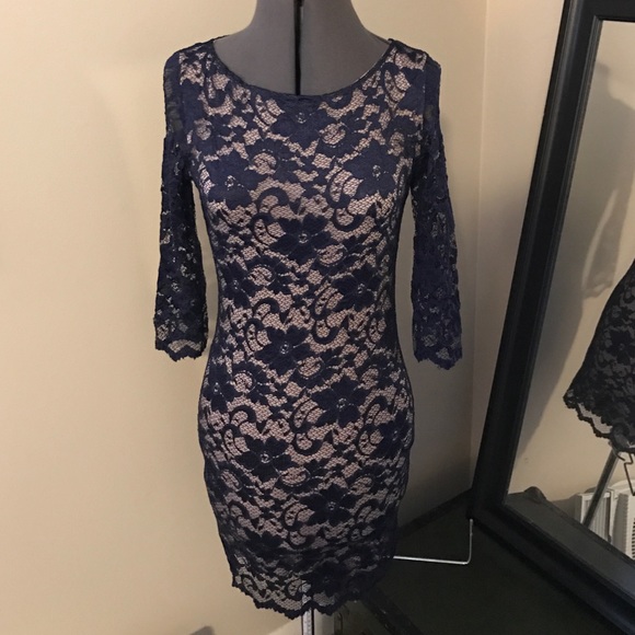 Kate Middleton style navy lace body con dress