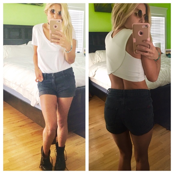 BDG shortie denim short. Black size 27, fits a 26 - Picture 2 of 4