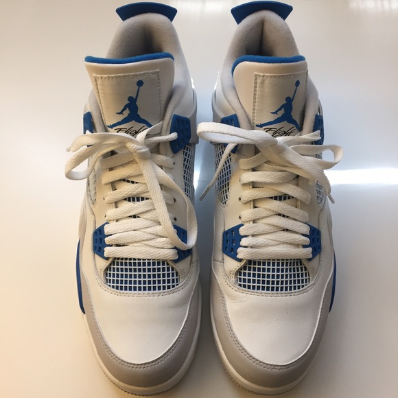 Air Jordan 4 Retro✨SOLD✨