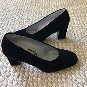 🔥REDUCED🔥  💕NINA BLACK VELVET PUMPS💕 FINAL $!
