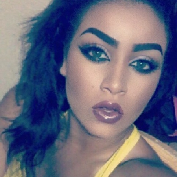 Meet your Posher, Taise - Picture 1 of 1