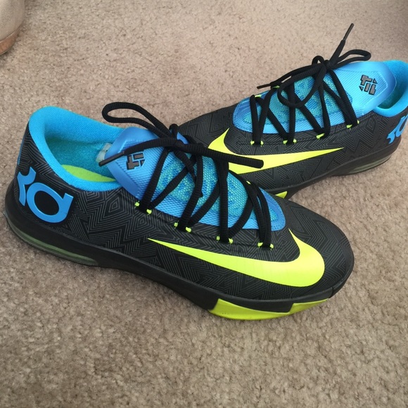 Gym shoes