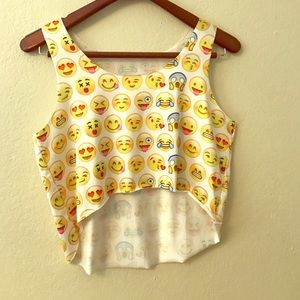 Cute emoji crop top!