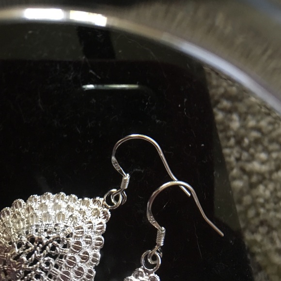 Beautiful Earrings. - Picture 4 of 4