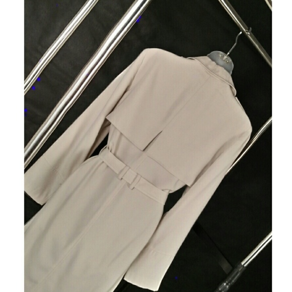 🎉Make an Offer🎉Classic Trench - Picture 2 of 5