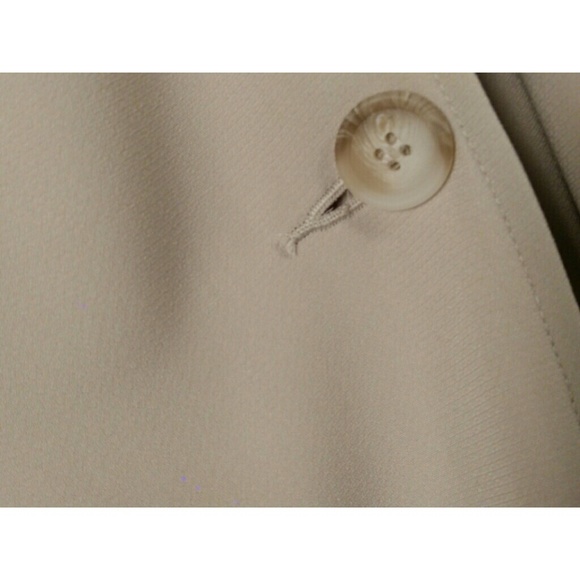 🎉Make an Offer🎉Classic Trench - Picture 4 of 5