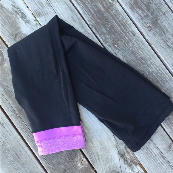 Lululemon size 4 yoga pants