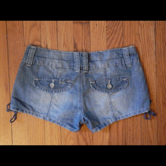 Almost Famous Shorts - Almost Famous Girly Chambray Shorts Sz 5 Almost Famous Shorts - Almost Famous Girly Chambray Shorts Sz 5