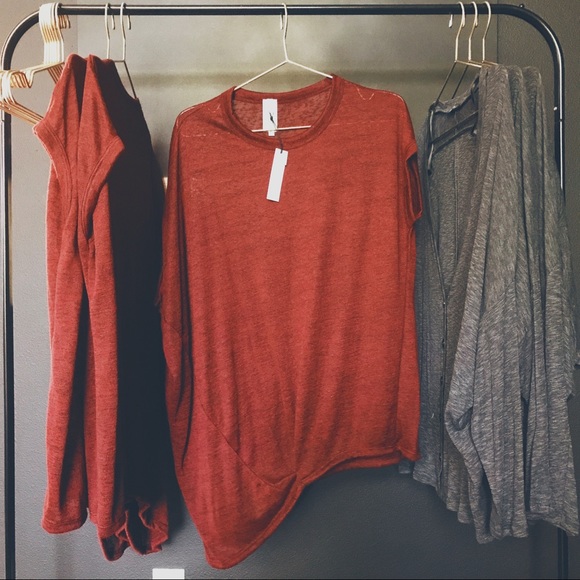 | 'SEANNA' DRAPED TOP | - Picture 3 of 6