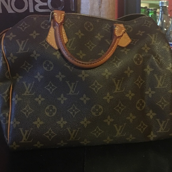 Louis Vuitton speedy