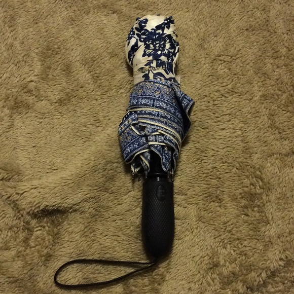 Eddie Bauer patterned umbrella