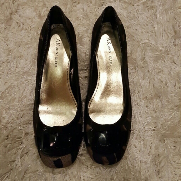 Anne Klein - Picture 2 of 3