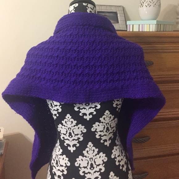 Handmade Scarve - Picture 2 of 4