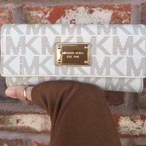 💋Michael Kors💋Jet Set Signature Wallet