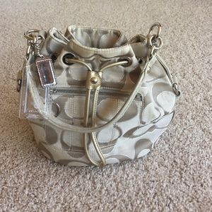 HOST PICK 🎉😃 Coach Poppy shoulder bag