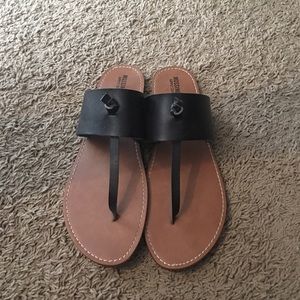 Never worn black Mossimo Target Sandals Size 10