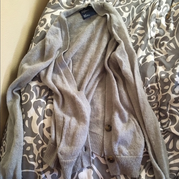 Cute, American eagle cardigan