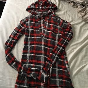Urban Outfitters Long sleeved Shirt w/hood