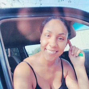 Meet your Posher, Aisha