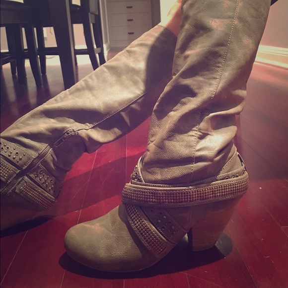 Not Rated Boots from Buckle - Picture 1 of 4