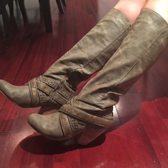 Not Rated Boots from Buckle - Picture 2 of 4