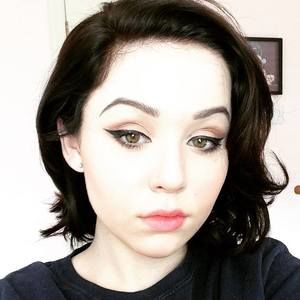 Meet your Posher, Haley nicole