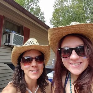 Meet your Posher, Becky