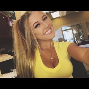 Meet your Posher, Elise