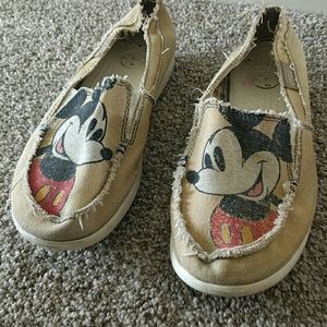 Mickey Crocs