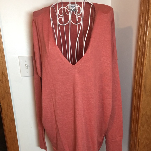 Salmon colored pull over top