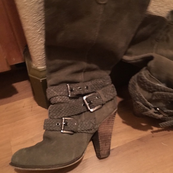 Boots - Picture 2 of 4