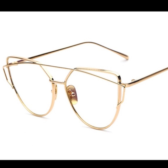‼️LAST ONE‼️CLEAR GOLD CAT EYE GLASSES - Picture 2 of 2