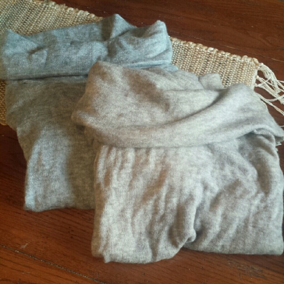 SOLD!   Cowl neck off shoulder sweater Like New - Picture 2 of 4