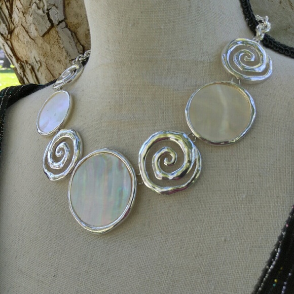 Exotic design necklace - Picture 2 of 3