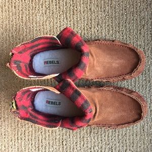 Chestnut ankle boots